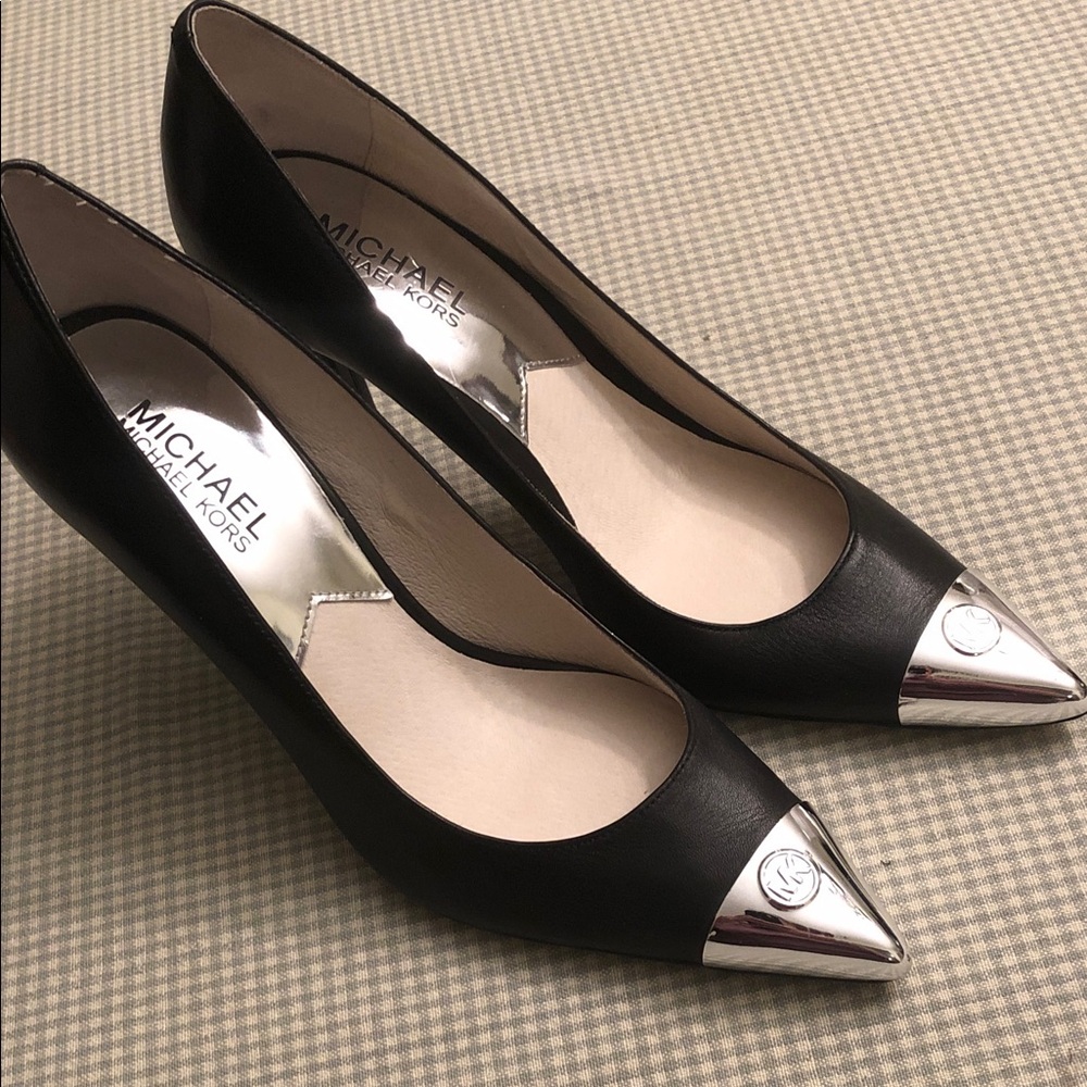 Michael Kors Black Heels with Metallic Silver Tips 6 1/2M Brand New #688